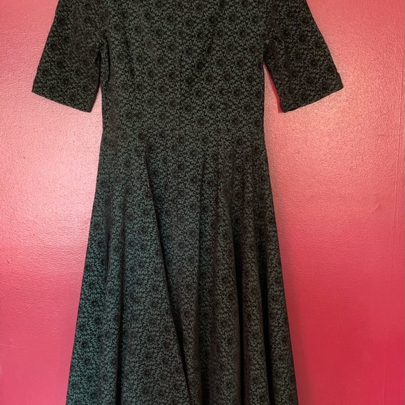 🚨SOLD🚨Collectif Vintage Brocade emerald green swing dress!! Size Large - Picture 5 of 13